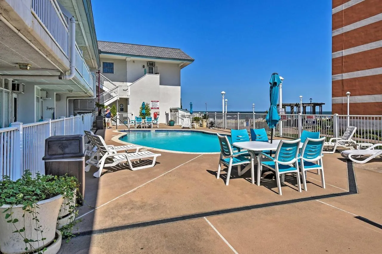 Oceanfront Resort Studio On Virginia Beach!